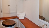 Sailing yacht Oriander -  Bathroom